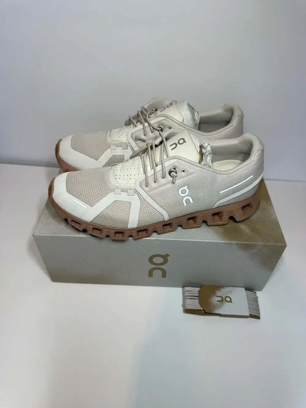 On Women's Cloud 6 Casual Shoes